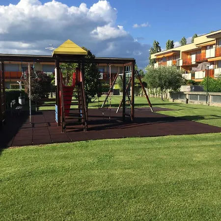 Benacus F4 סירמיונה